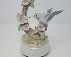Vintage Otagiri Japan Ceramic Hummingbird Music Box Works