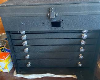Precision tool box in matte black 