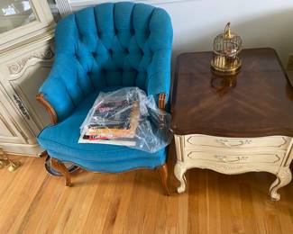 Upholstered occasional chair with end table