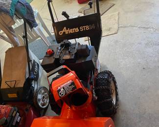 Ariens 24" snowthrower -- just in time