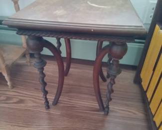 Cute antique sidetable