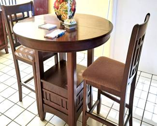 HIGH TOP DINETTE WITIH 4 CHAIRS AND ONE ADDITIONAL INSERT