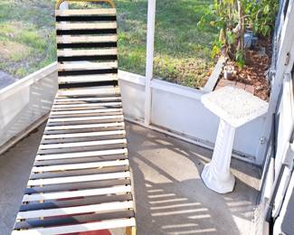 PATIO LOUNGER CHAIR, PEDESTAL