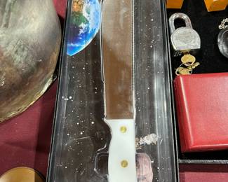 Astronaut Knife