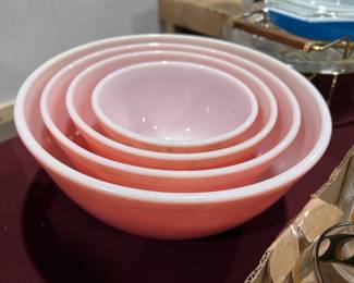 Pyrex nesting bowls