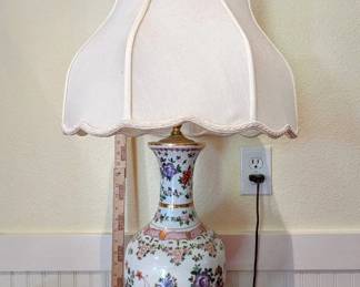 Vintage China Floral Chinoiserie Lamp