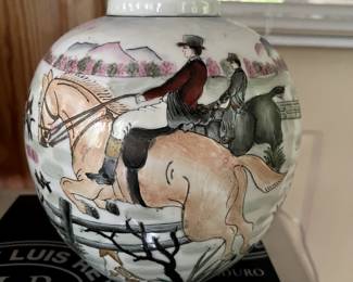 vintage chinoiserie equestrian vase | equestrian hunt