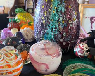 THIS TABLE LOADED WITH TREASURES & BLOWN GLASS ART OBJECTS