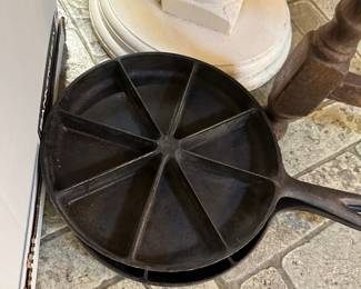 Vintage cast iron corn bread pans