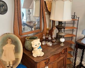 Antique wooden wash table with mirror