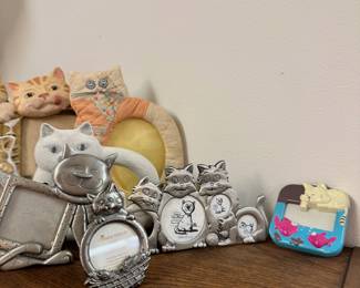 Cat picture frames