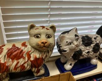 Cat figurines