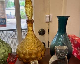 Art glass cat figurines, decanters