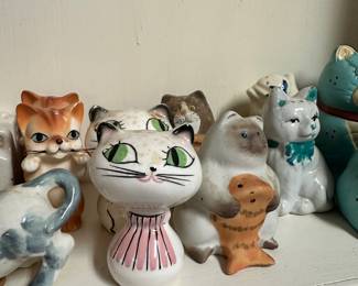 Cat salt and pepper shakers