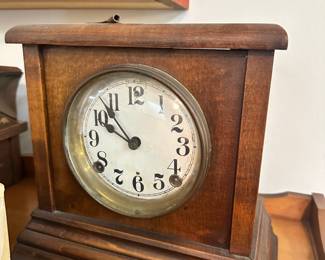 Mantle Clock