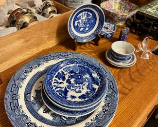 Asian style ginger jars, vases and dishes