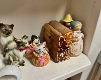 Cat salt and pepper shakers