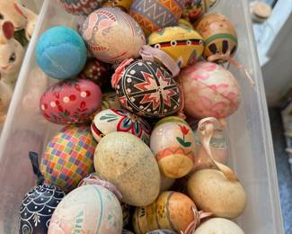Decorative eggs