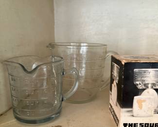 Measuring cups
