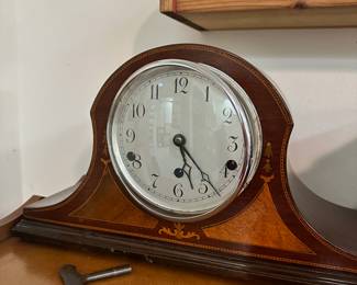 Mantle clock