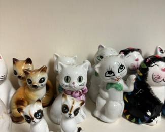 Cat salt and pepper shakers