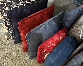 Linens (sheets, pillows, towels, table cloths and more)