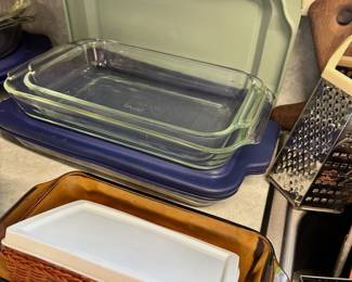 Glass baking dishes