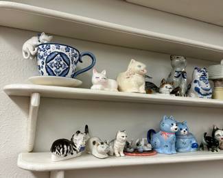 Cat figurines