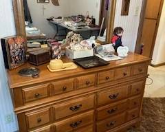 Early american Dresser