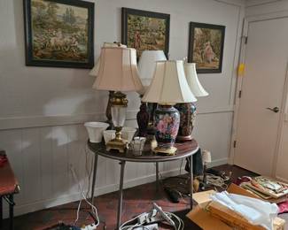 Many very nice lamps and large collection of wall art