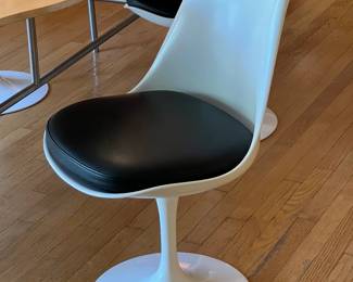 (x4) "tulip" chair, Eero Saarinen 