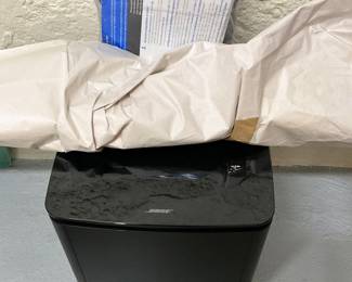 BOSE SUB WOOFER AND SOUND BAR