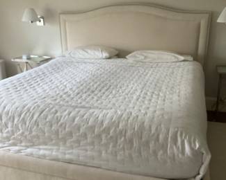 TAYLOR KING CUSTOM BED