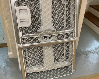 DIGGS "REVOL" LARGE WHITE COLLAPSIBLE DOG CRATE WITH PAD