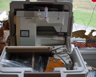 Bernina 930 Sewing Machine - recently tuned up