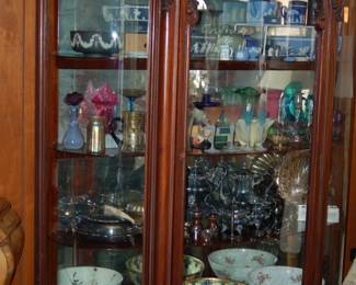 Antique china cabinet with curved glass, Horner (?). Stunning piece!