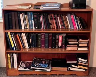 Lots of Books, Bibles and Commentaries 