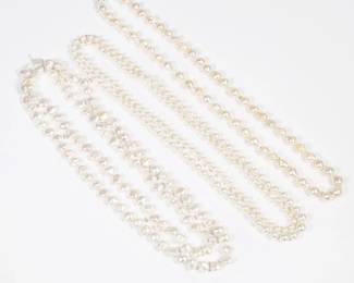 (3pc) WHITE PEARL NECKLACES | Including a knotted strand of baroque pearls (10mm, 39 in.); a graduated continuous knotted pearl necklace (5-8.5mm, 40 in.); and a  knotted strand baroque pearl necklace (8.5mm, 22 in.)
