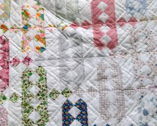 Quilt in excellent condition 