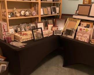 Selection of Decor Picture Frames.
