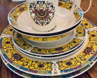Gracie Yellow Dynasty China. 53 pc.