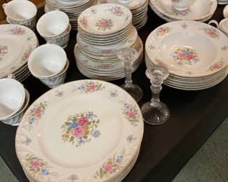 Harmony House English Garden China. 93 Pc (Service for 12).