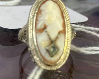 Lovely Cameo ring “pat pend”