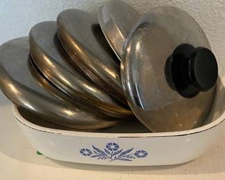 Vintage Coring baking dish with misc lids