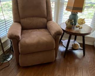 Lift chair/recliner