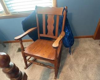 ROCKING CHAIR WITH CUSHIONS