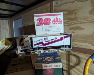 Mac Tools 28, Texaco The Bear Box, Nylint 18 Wheeler