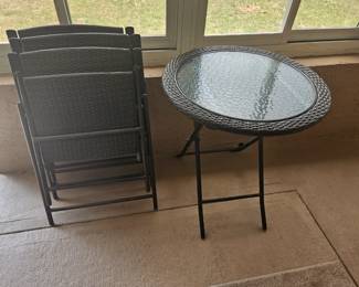 Folding patio set ,4 pieces
$50.00