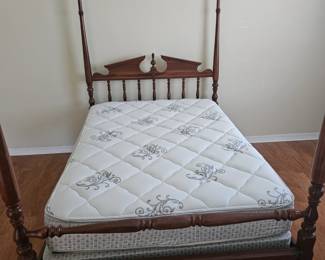 Located at past sale in Viera Full size bed new mattress set
$200