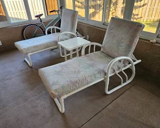 4 piece Pvc patio set
( other small table Not shown) 
$100 all